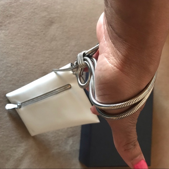 Prada clutch purse. - Picture 4 of 8